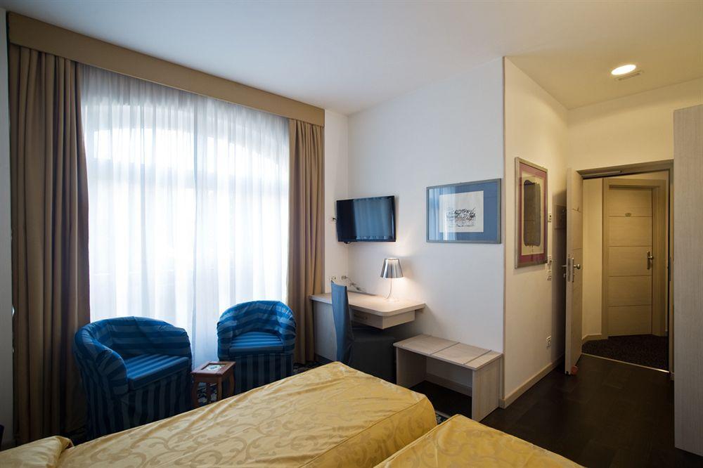Hotel Appia 442 Рим Екстер'єр фото